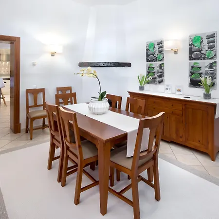 Villa Shantivillas